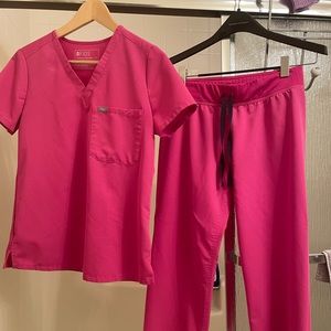 FIGS Electric Orchid Scrub Set